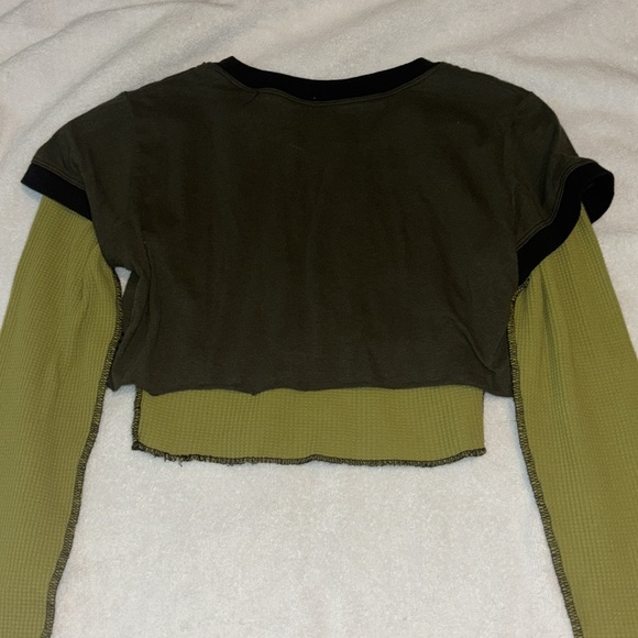 Urban Outfitters BDG Two-Toned Green Longsleeve - Picture 2 of 3